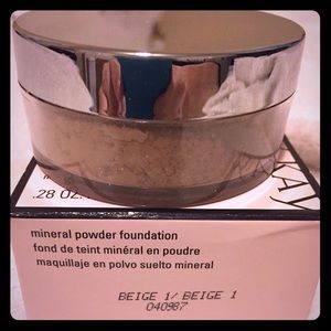 Mary Kay Mineral Powder Foundation - Beige 1